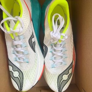 Saucony women endorphin pro 4